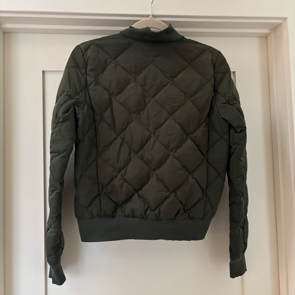 ALO Yoga Quilted Bomber Jacket in Dark Green S - Picture 5 of 6
